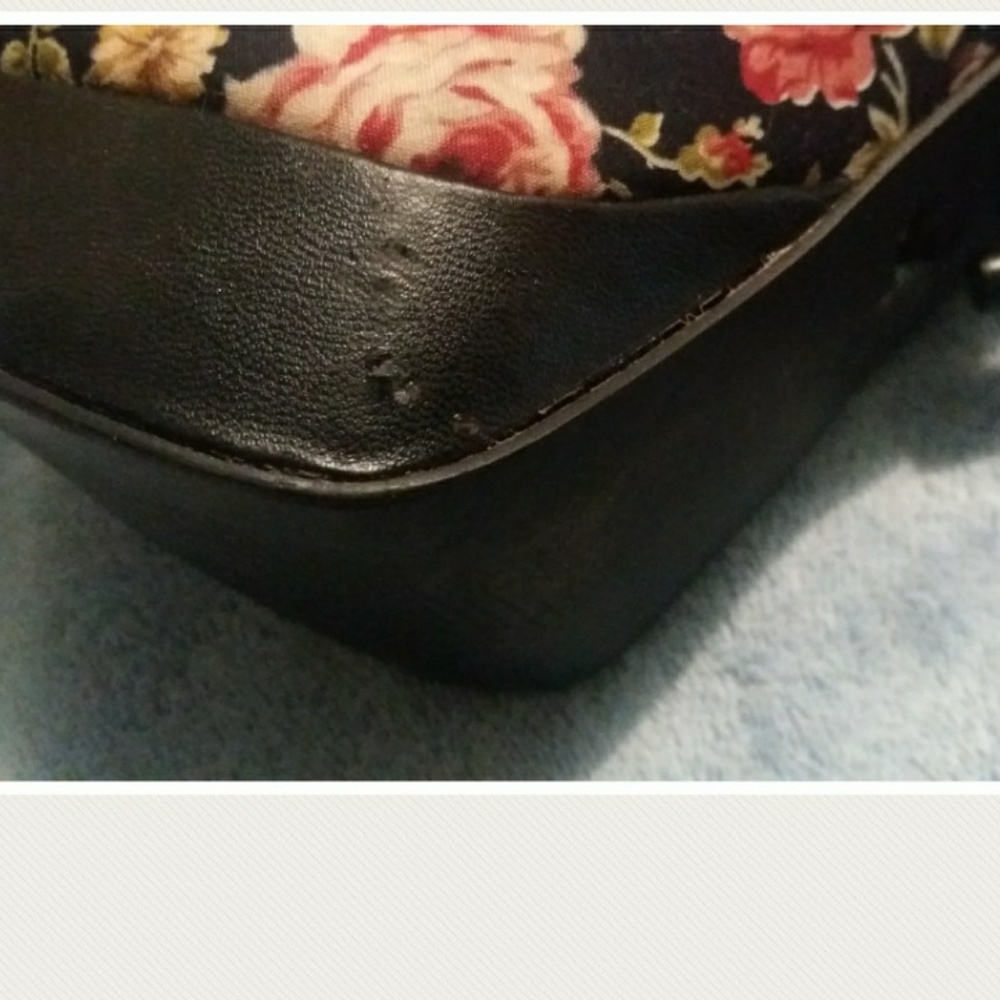 🥀Sexy black flower print heels!🌹 - Picture 4 of 5